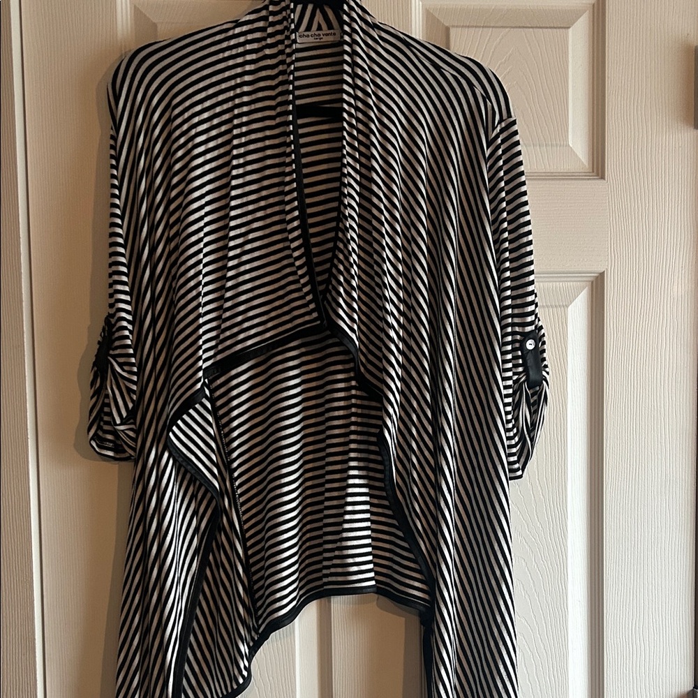 Black and White Striped Cardigan - Picture 3 of 11